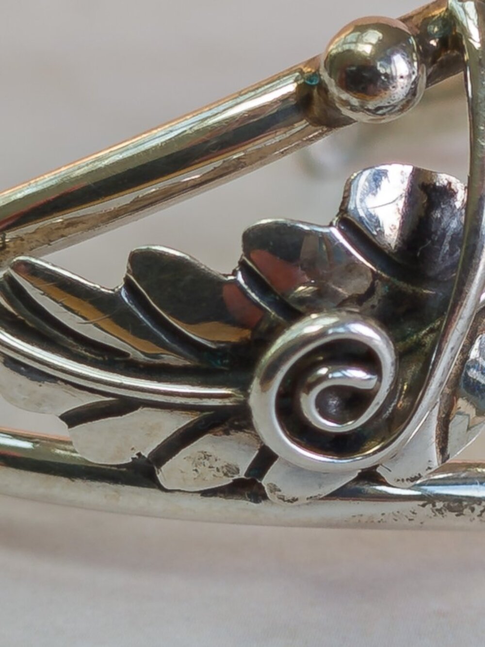 Vintage Navajo Sterling Silver Cuff Bracelet–Signed “T Sterling”–Lapis Lazuli - Picture 4 of 10